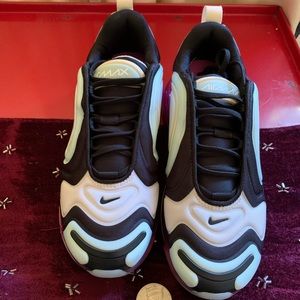 Nike Air Max 720